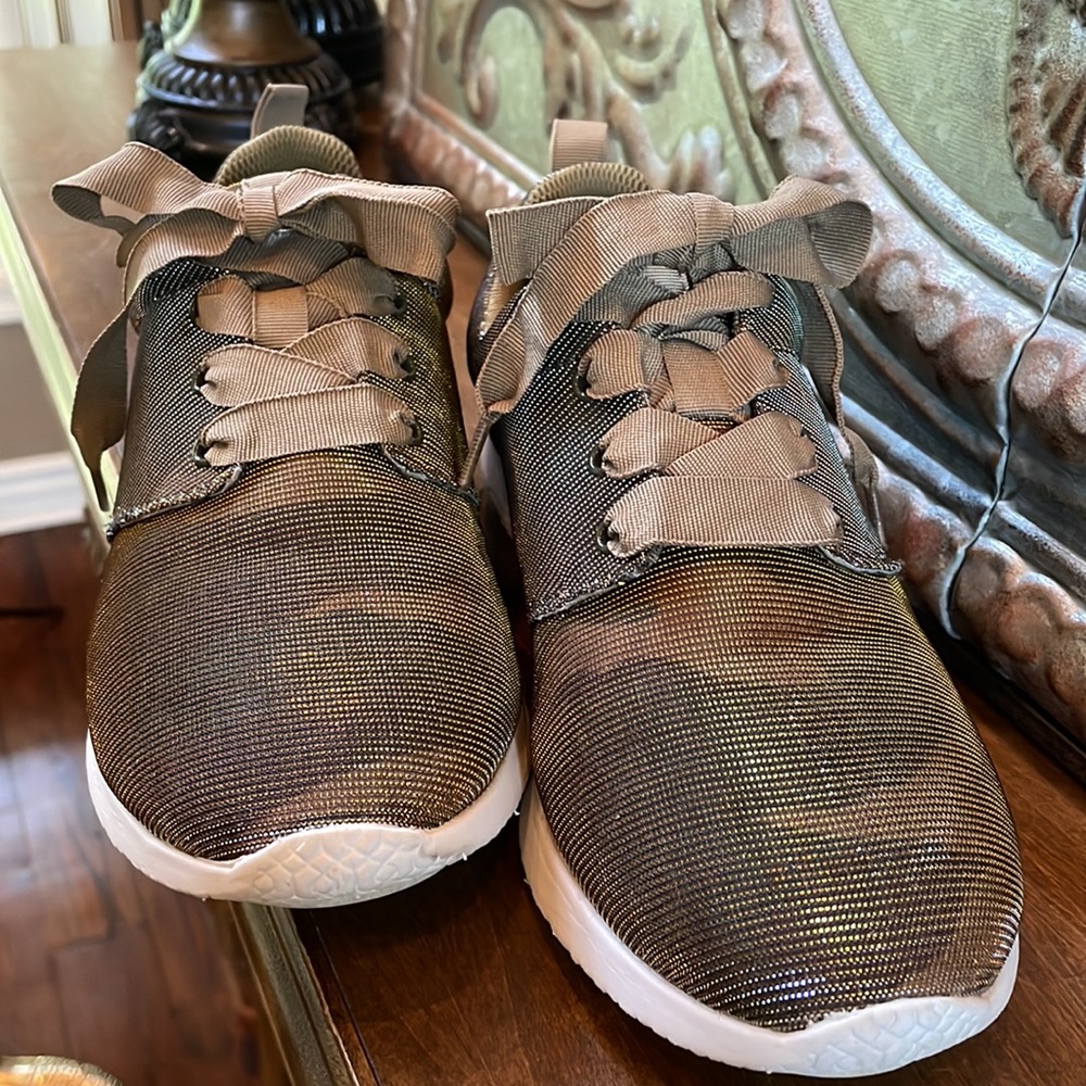 Camo - Picture 2 of 4